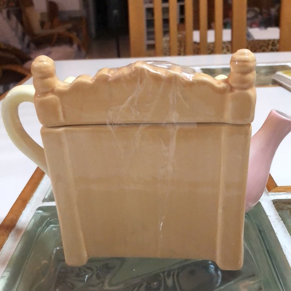 Vintage hallmark teddy bear breakfast in bed tea pot. Too adorable!!! - Picture 4 of 4